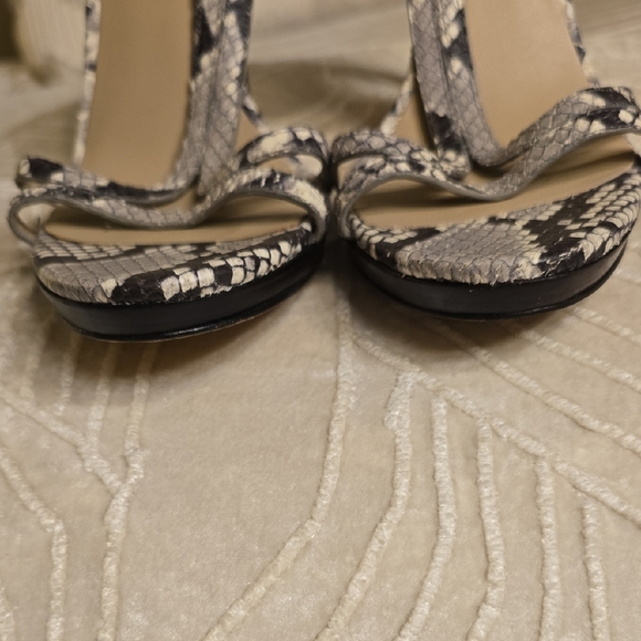 Tory Burch Black and White Snakeskin Heels - Picture 14 of 16